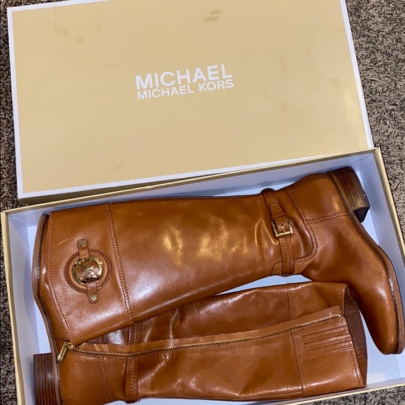 Micheal Kors Leather boots - Picture 1 of 5